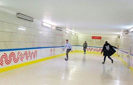 Бесплатный каток в переходе между станциями МЦК и метрополитена
