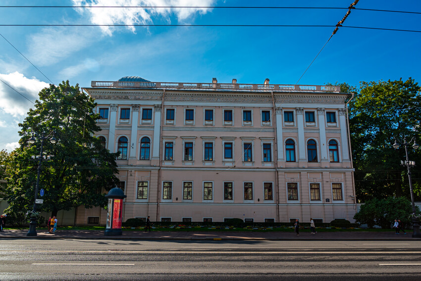 Аничков дворец