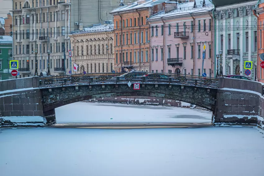 Большой Конюшенный мост