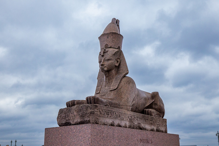 Сфинксы на Университетской набережной С.-Петербурга