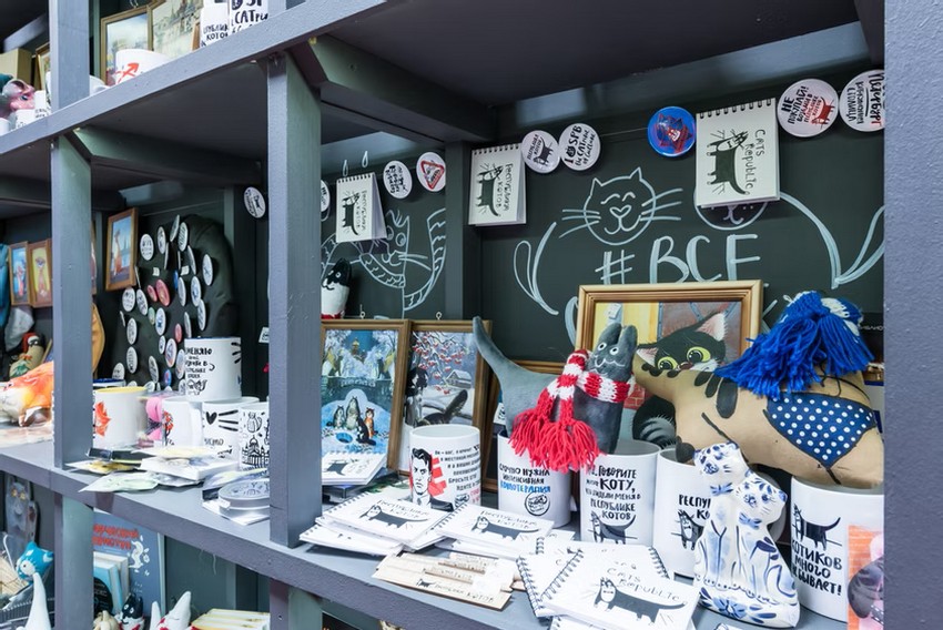 Котокафе Республика кошек. Сувениры.