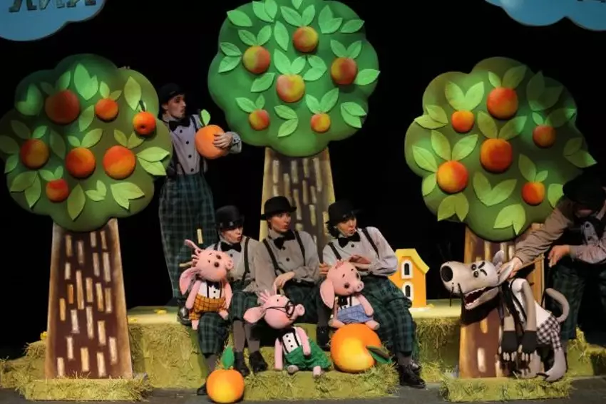 Детский спектакль «Три поросёнка»