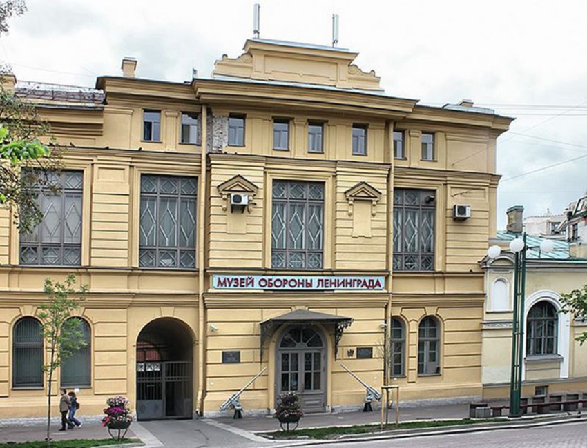 Выставка «Искра Ленинградской победы»