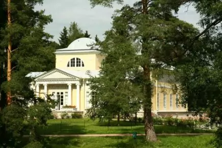 Экспозиция Розового павильона в Павловском парке