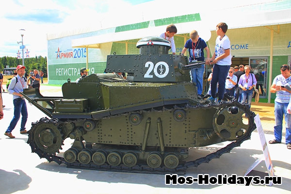 Танк МС-1 в парке Патриот