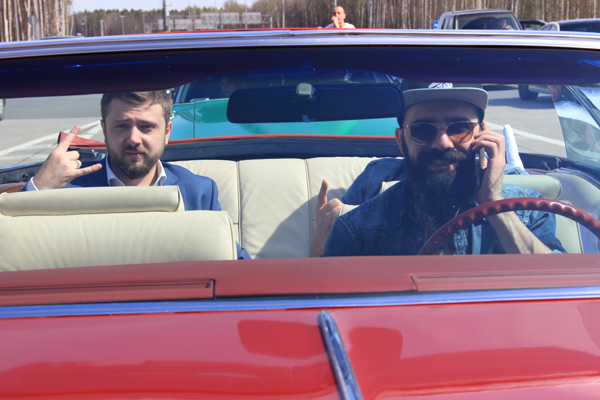 Колонна Ретро-автомобилей