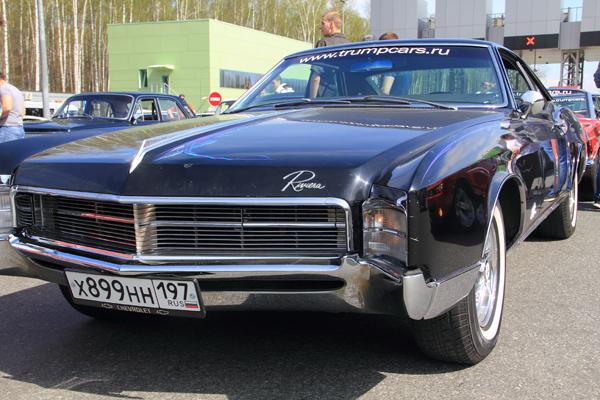 Колонна Ретро-автомобилей