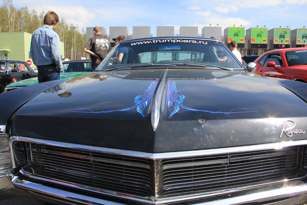 Колонна Ретро-автомобилей