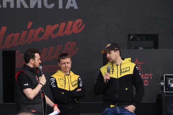 Левша и Максим (Inspirer) на Дне Танкиста в Парке Патрио