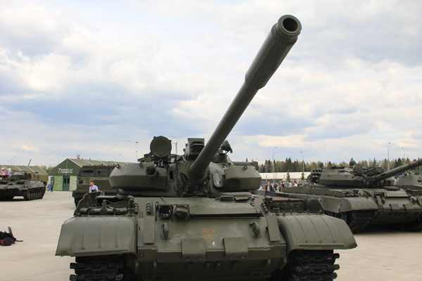 Танки и другая военная техника в Парке Патриот