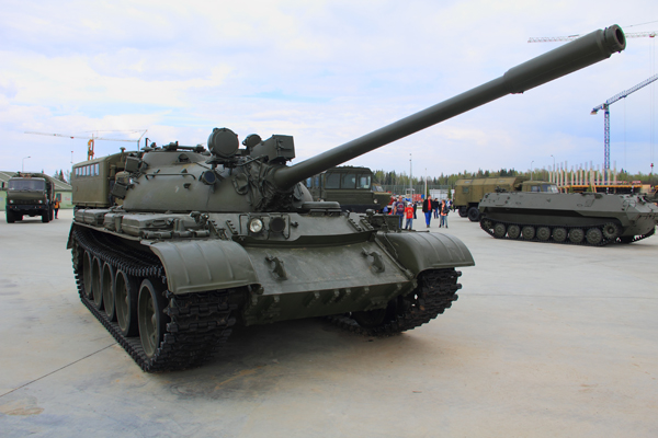 Танки и другая военная техника в Парке Патриот