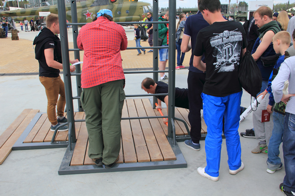 Сдаем нормативы ГТО на празднике День танкиста в Парке Патриот