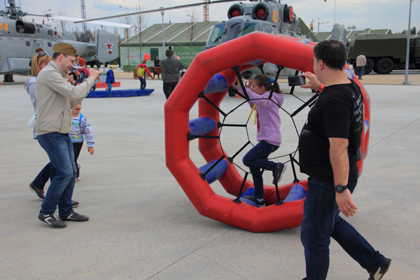 Развлечения на празднике День танкиста в Парке Патриот