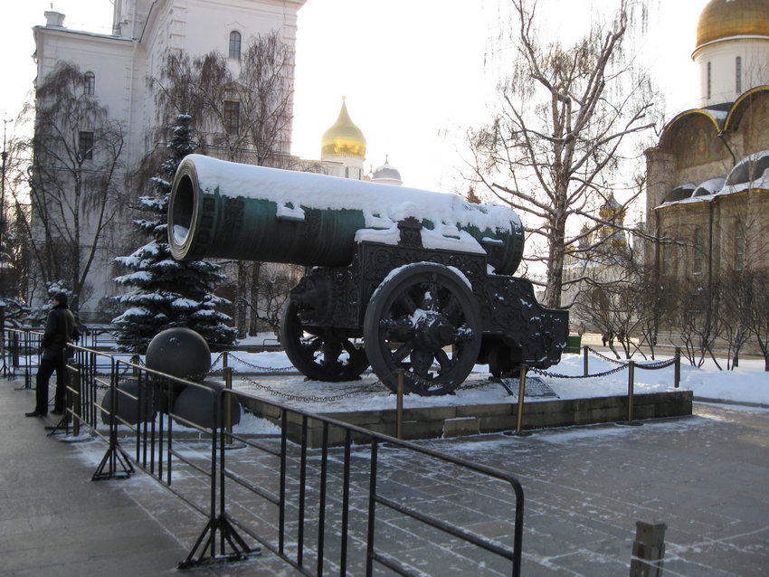 Царь-пушка в Московском кремле