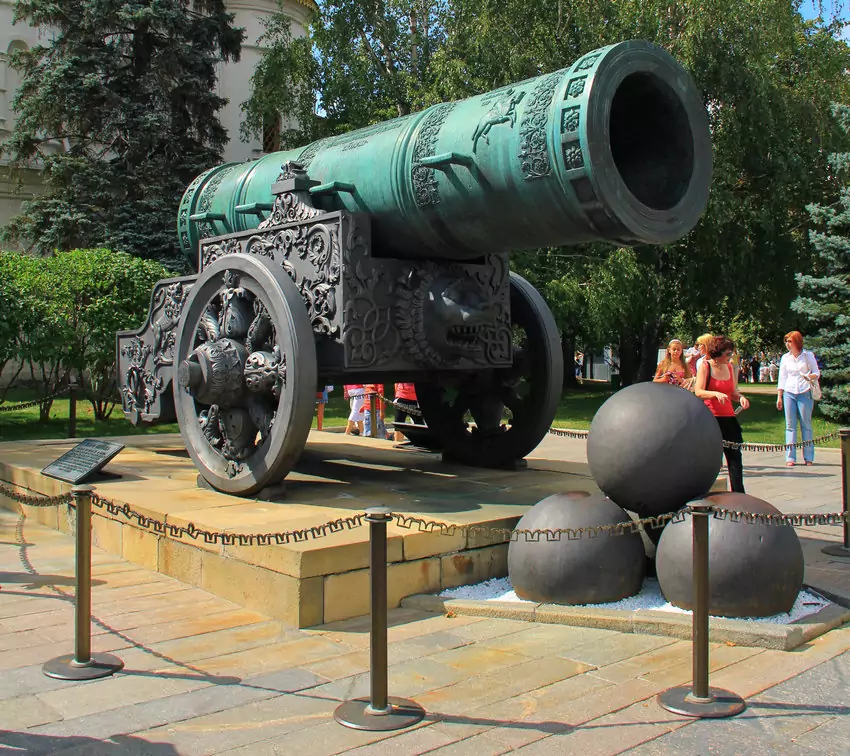 Царь-пушка: история легендарного орудия Московского Кремля