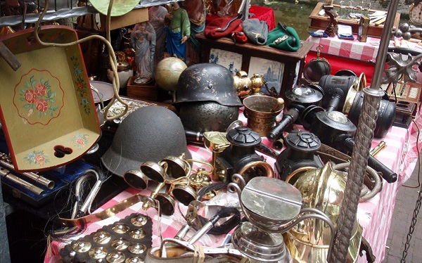 Городской блошиный рынок