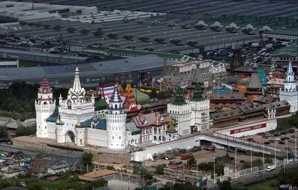 Вернисаж в Измайлово — старейший блошиный рынок Москвы