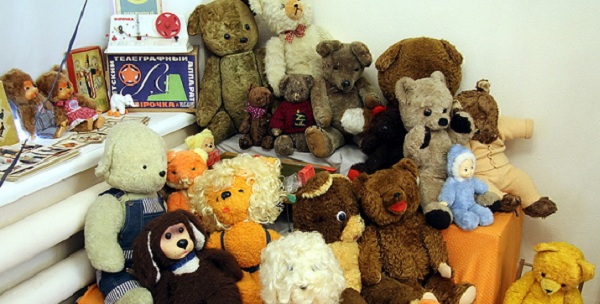 Выставка «Были новыми игрушки, а теперь они старушки»