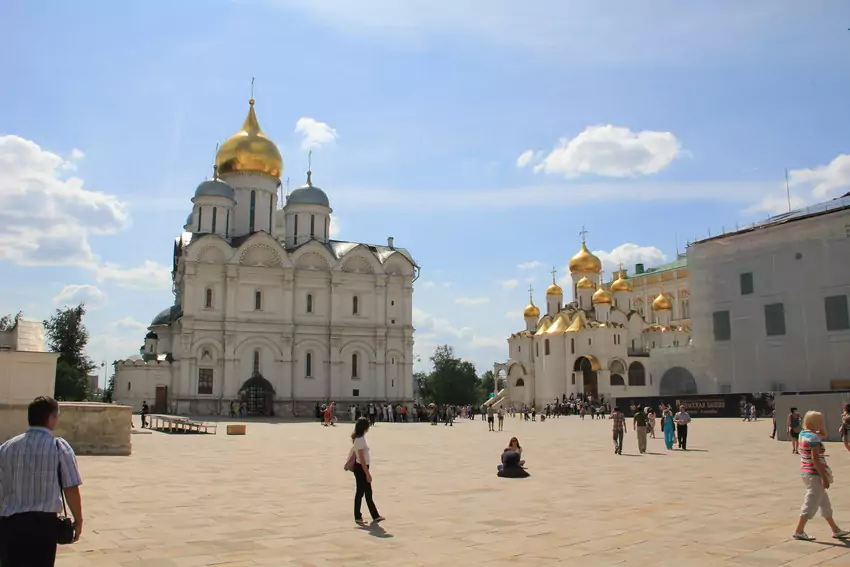 Соборная площадь Кремля