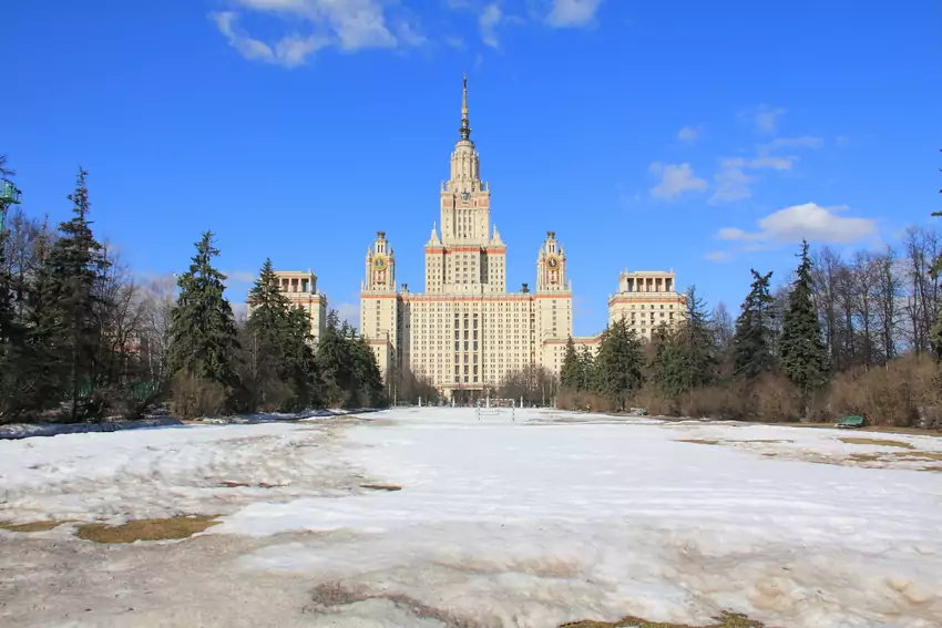 Здание МГУ - главная сталинская высотка Москвы