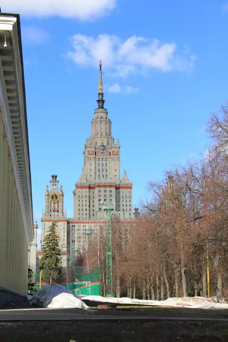 Здание МГУ - главная сталинская высотка Москвы