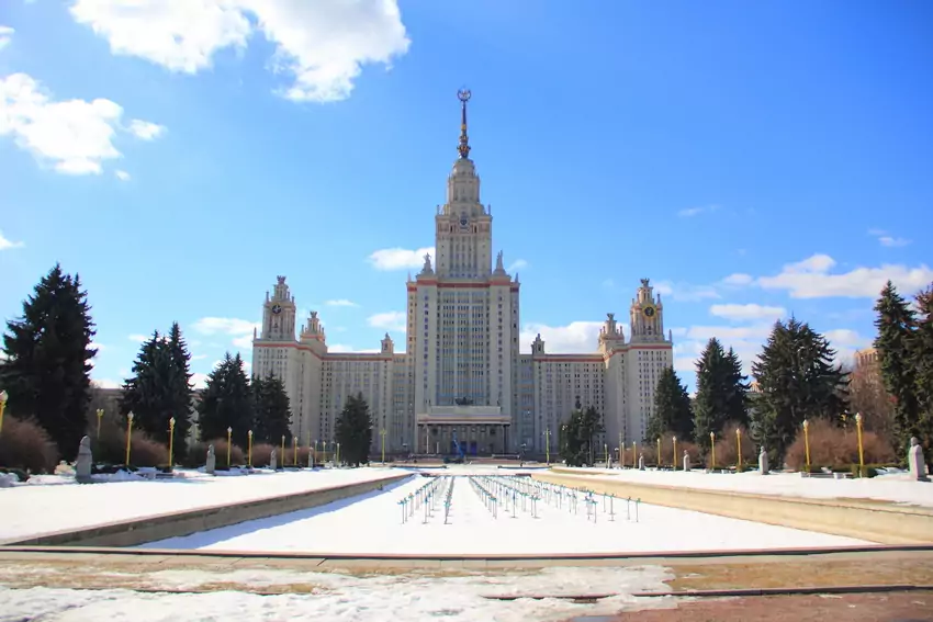 Здание МГУ - главная сталинская высотка Москвы
