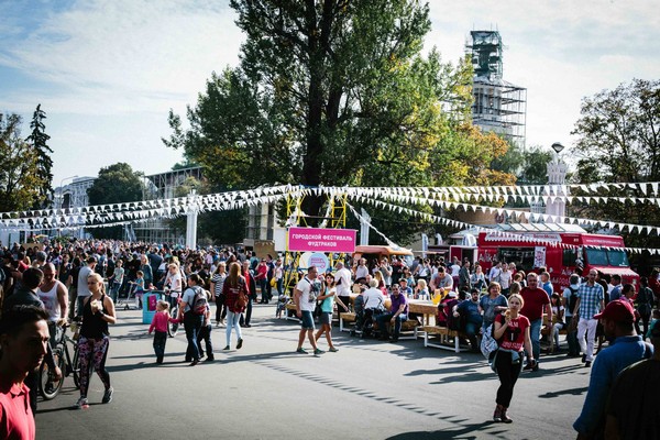 Фестиваль фудтраков на ВДНХ