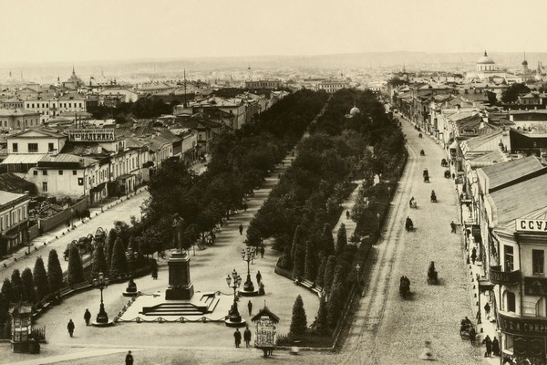 Фотовыставка «Старая Москва» в ДК «Романов двор»