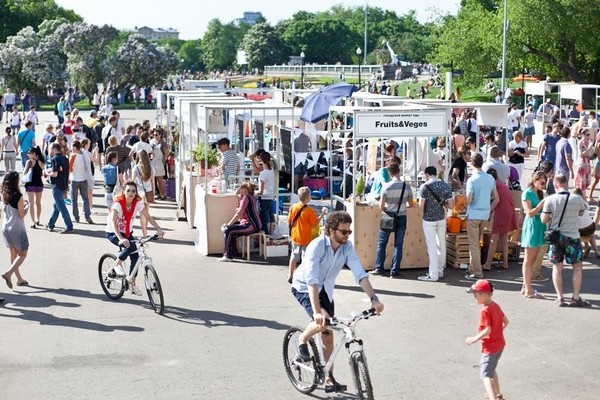 Фестиваль «Городской маркет еды» во дворе Музея Москвы