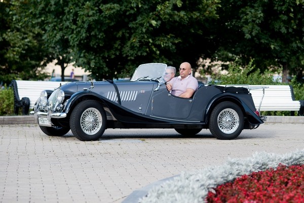 Ралли классических автомобилей на центральных улицах Москвы