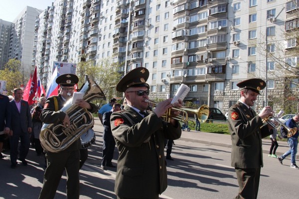 Праздничное шествие «Марш победителей» в ДК «Бригантина»