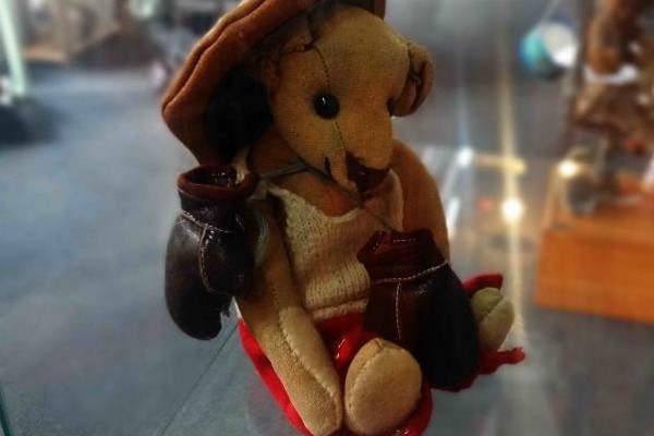 Выставка антикварных игрушек «Путешествие плюшевого медвежонка» в музее «Садовое кольцо»