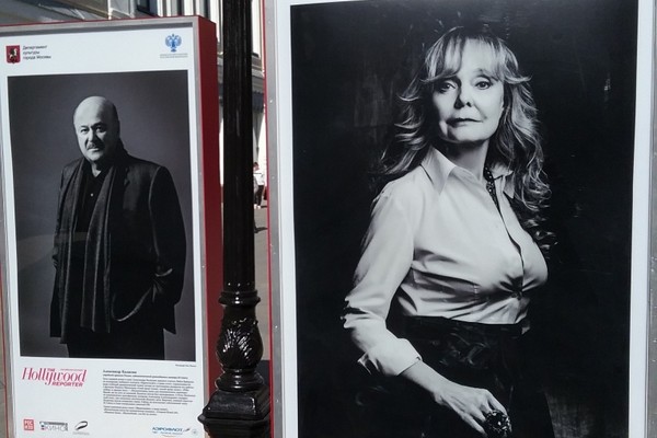Фотовыставка под открытым небом «Легенды нашего кино» на Никольской улице