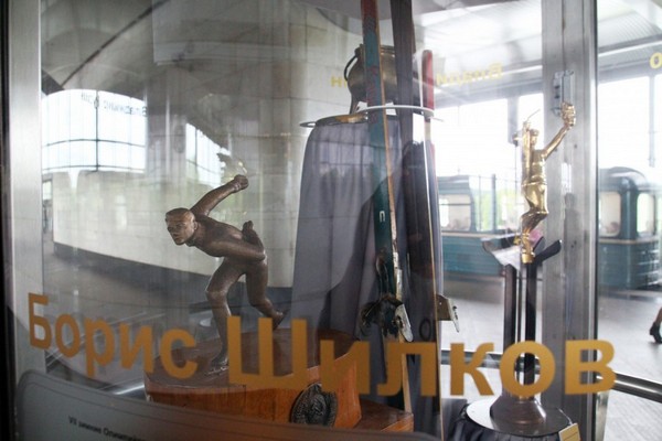 Выставка «Золото наших побед» на станции метро «Воробьевы горы»