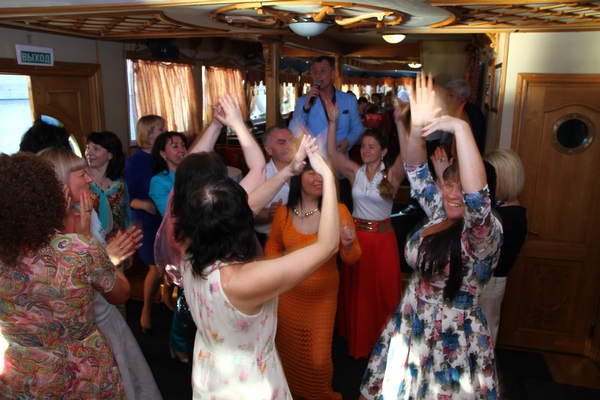 12 Июня! Концерт на теплоходе «Рио» с праздничным салютом, ужином и дискотекой!