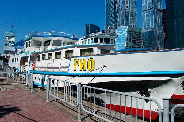 12 Июня! Концерт на теплоходе «Рио» с праздничным салютом, ужином и дискотекой!