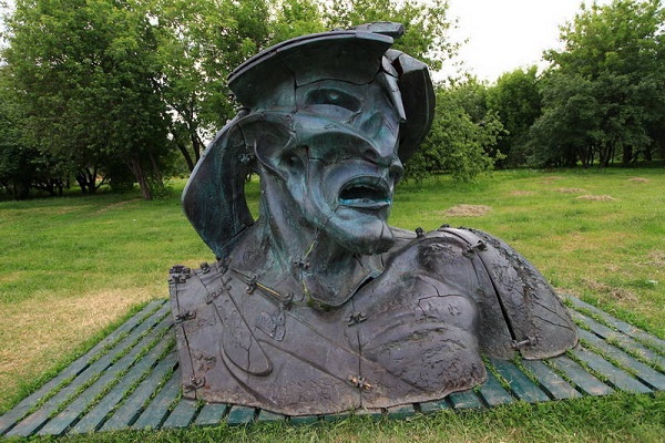 Выставка «Биеннале современной скульптуры. Московская скульптура» в Парке Коломенское