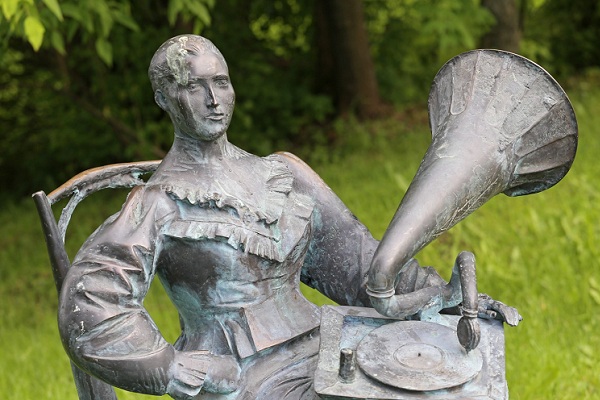 Выставка «Биеннале современной скульптуры. Московская скульптура» в Парке Коломенское