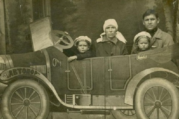 Фотовыставка «Бутафорское счастье» в Галерее XXI века