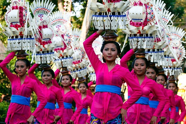 Праздник «Фестиваль Индонезии» в саду «Эрмитаж»