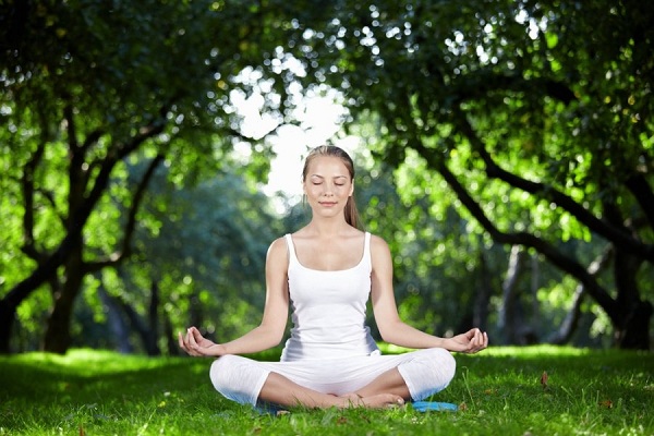 Бесплатные занятия йогой в ЦПКиО им. М. Горького и парке искусств «Музеон»