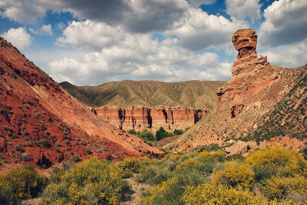 Фотовыставка под открытым небом «Казахстан — страна Великой степи» на Никольской улице