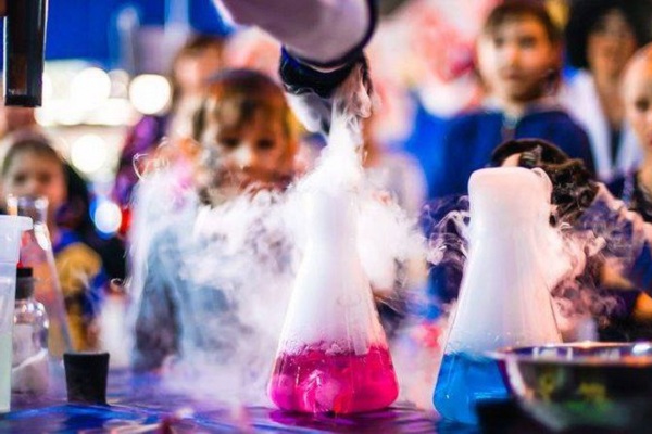 Фотовыставка «Экспериментаниум» в парке «Кузьминки»