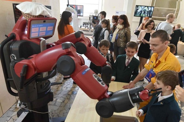 Выставка «Роботы-герои» на ВДНХ