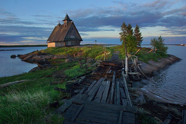 Фотовыставка под открытым небом «Соловецкие острова» в парке «Садовники»