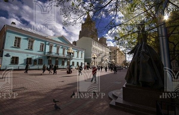 Пешеходная экскурсия «Богемный Арбат» от компании «Мос-Тур»