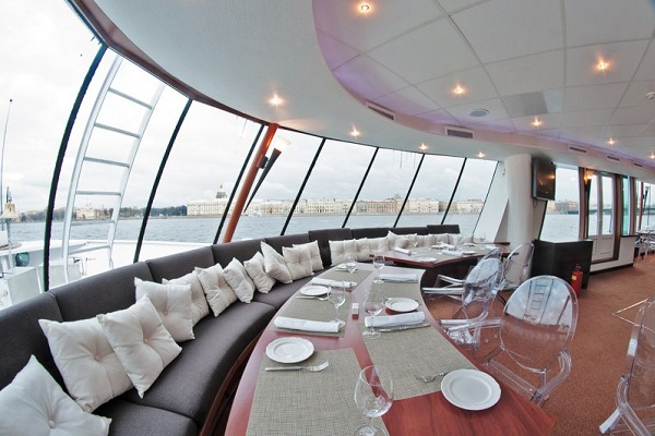 Прогулка на теплоходе «River Lounge» от причала «ЦПКиО им. Горького»