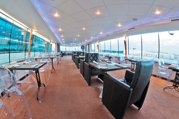 Прогулка на теплоходе «River Lounge» от причала «ЦПКиО им. Горького»