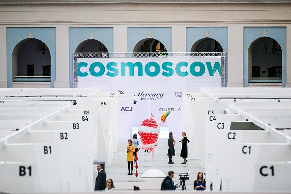 Международная выставка-ярмарка современного искусства «Cosmoscow — 2016» в Гостином дворе