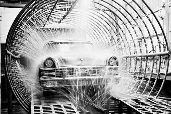 Фотовыставка «Валентин Хухлаев. В движении»